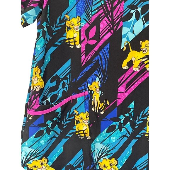 Disney Lion King Scrub Top L/G V-Neck Short Sleeve Black/Multicolor - Picture 2 of 4